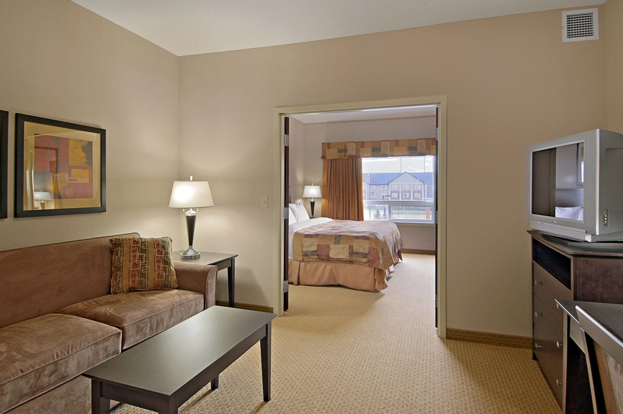 Ramada By Wyndham Brooks Hotel Екстериор снимка