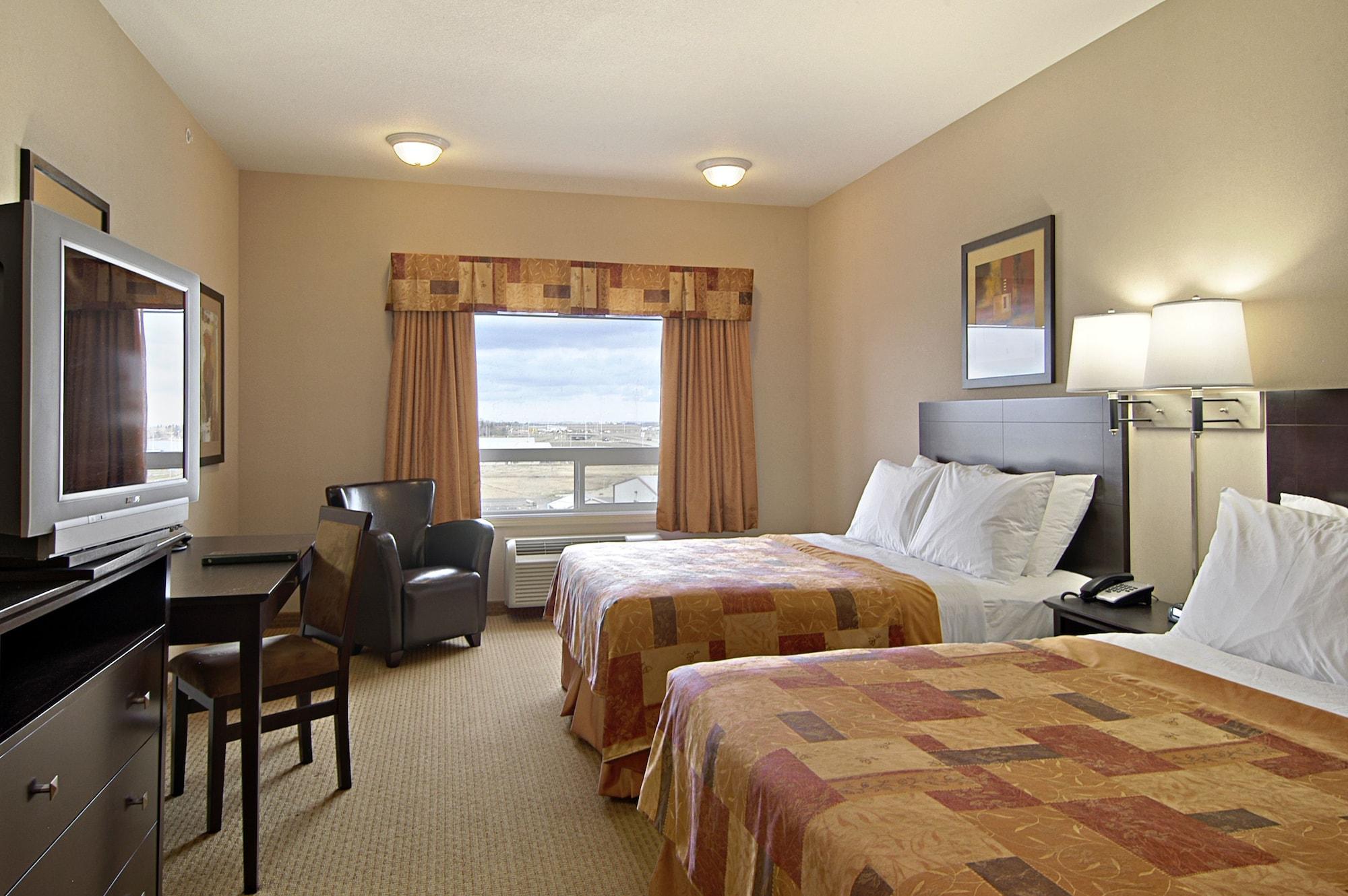 Ramada By Wyndham Brooks Hotel Екстериор снимка